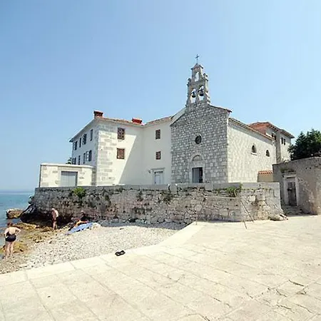 アパート Zarko Brzac