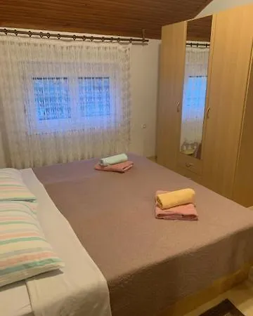 Zarko アパート Brzac